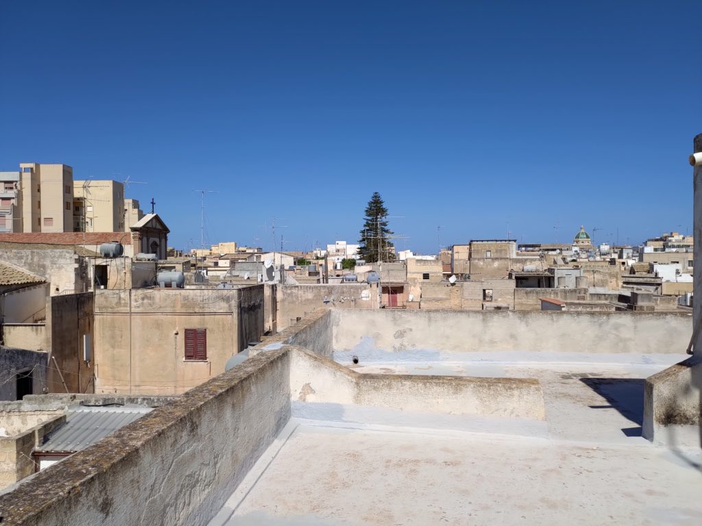 Dachterrasse mit Blick über Marsala