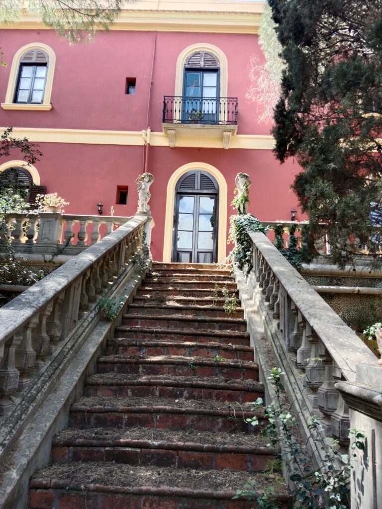 Treppe zur Villa