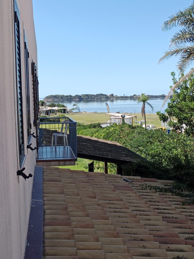 Balkon mit Sicht auf die Stagnone und Insel Santa Maria