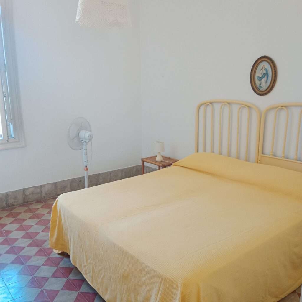 Schlafzimmer 1