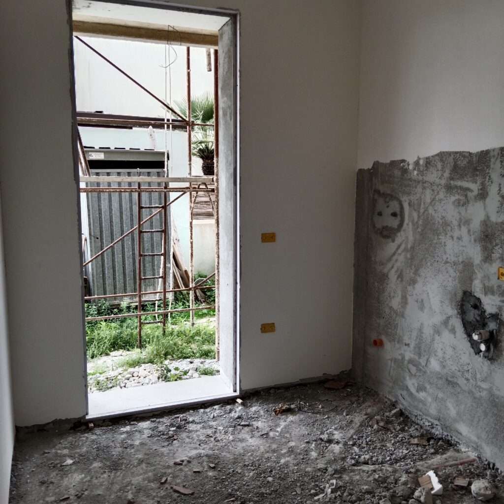 Bad oben mit Balkon