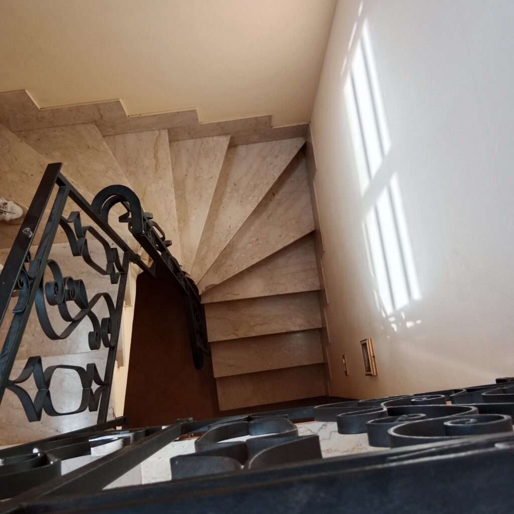 Treppenhaus zum Dach