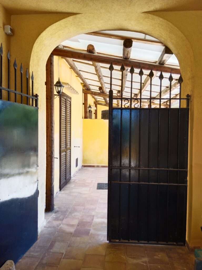Eingang Apartments