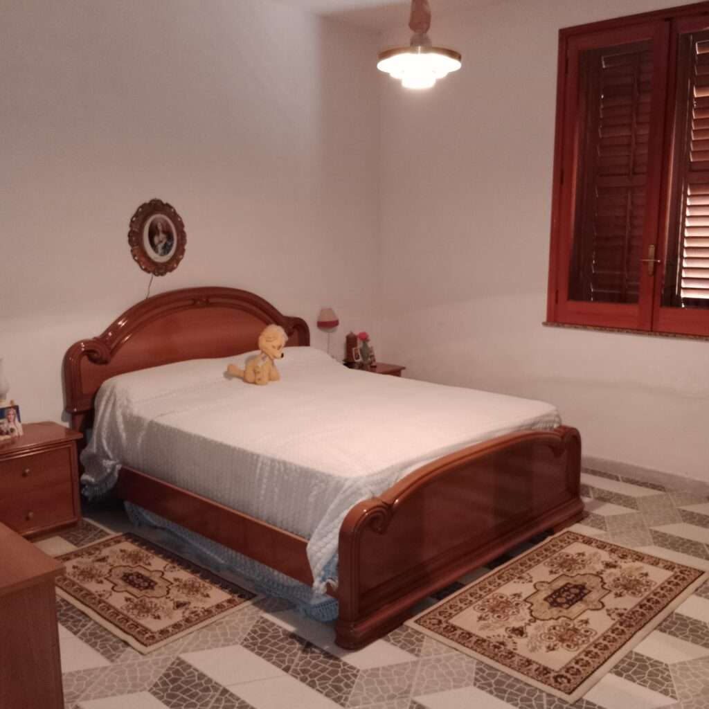 Schlafzimmer 1