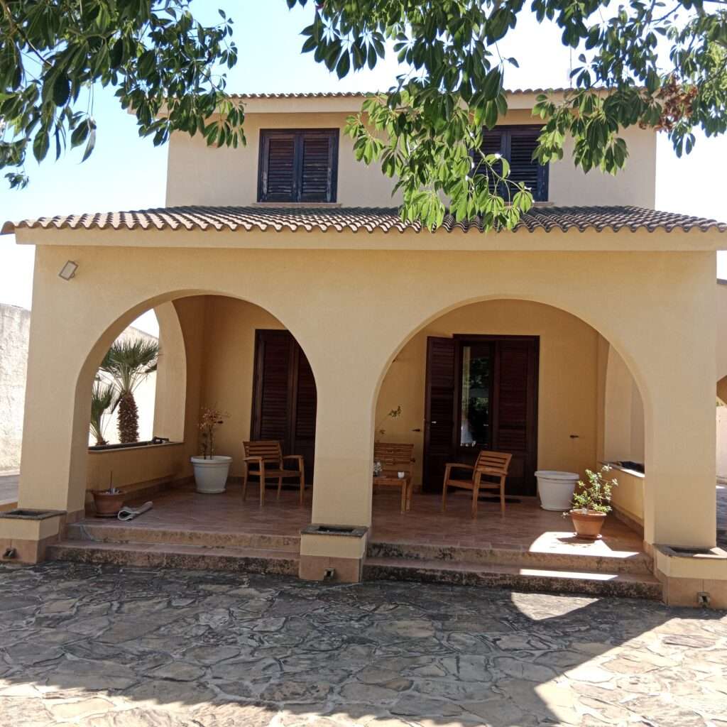 Villa mit Veranda vorne
