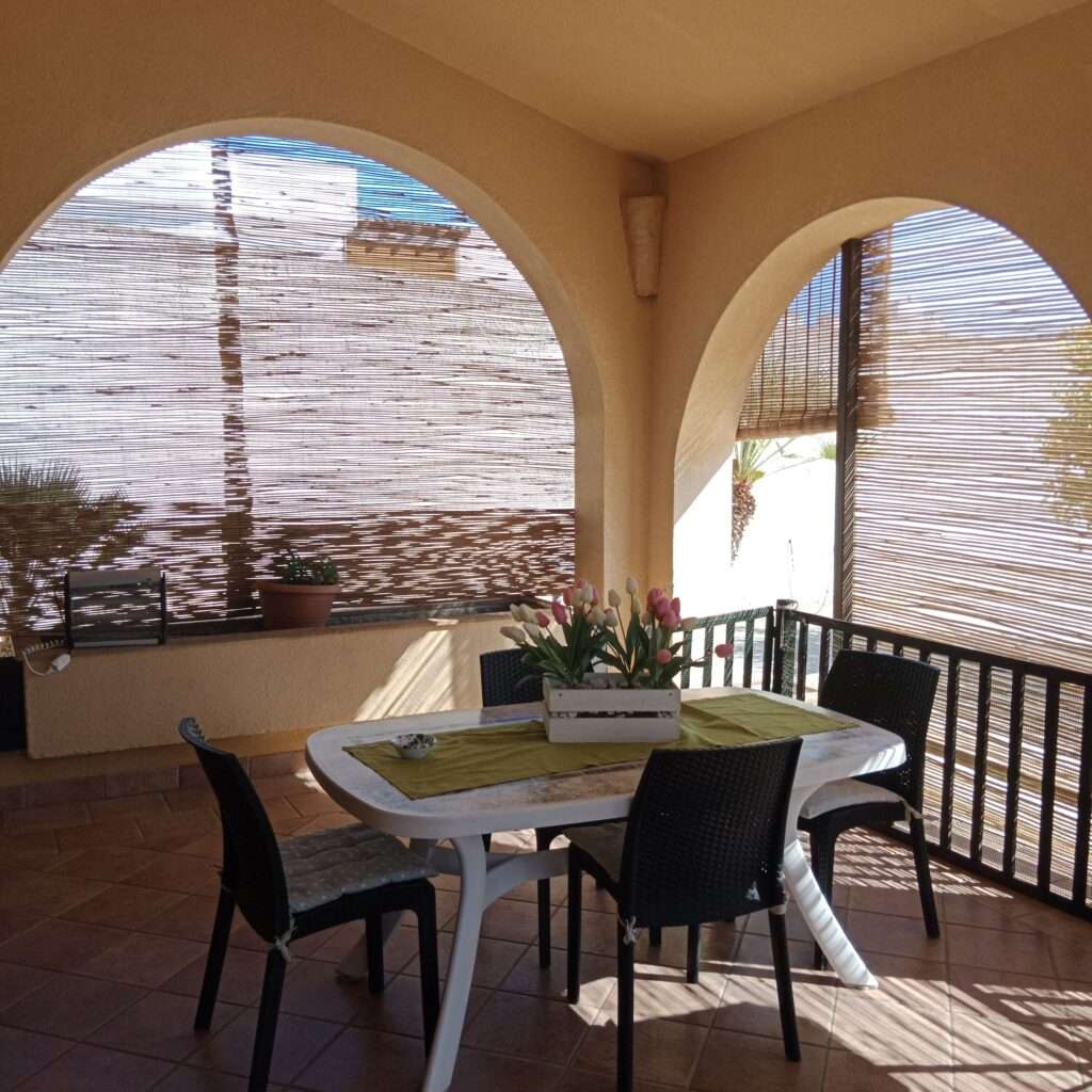 Überdachte Veranda hinten