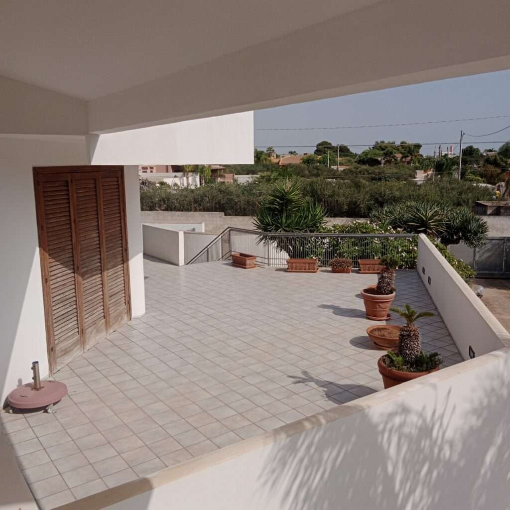 Balkon Haupteingang