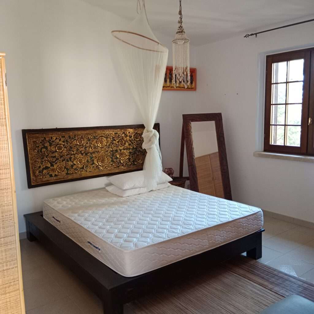 Schlafzimmer 1