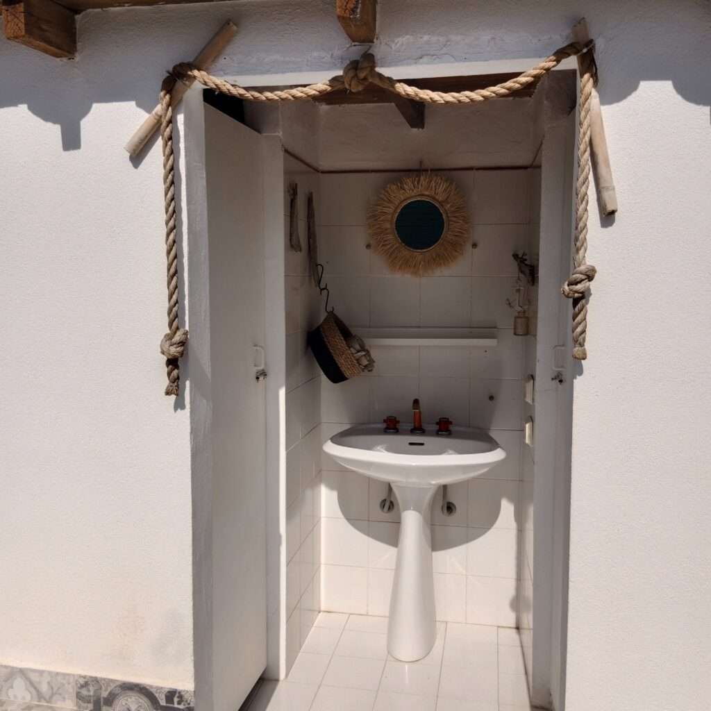 Toilette und Dusche