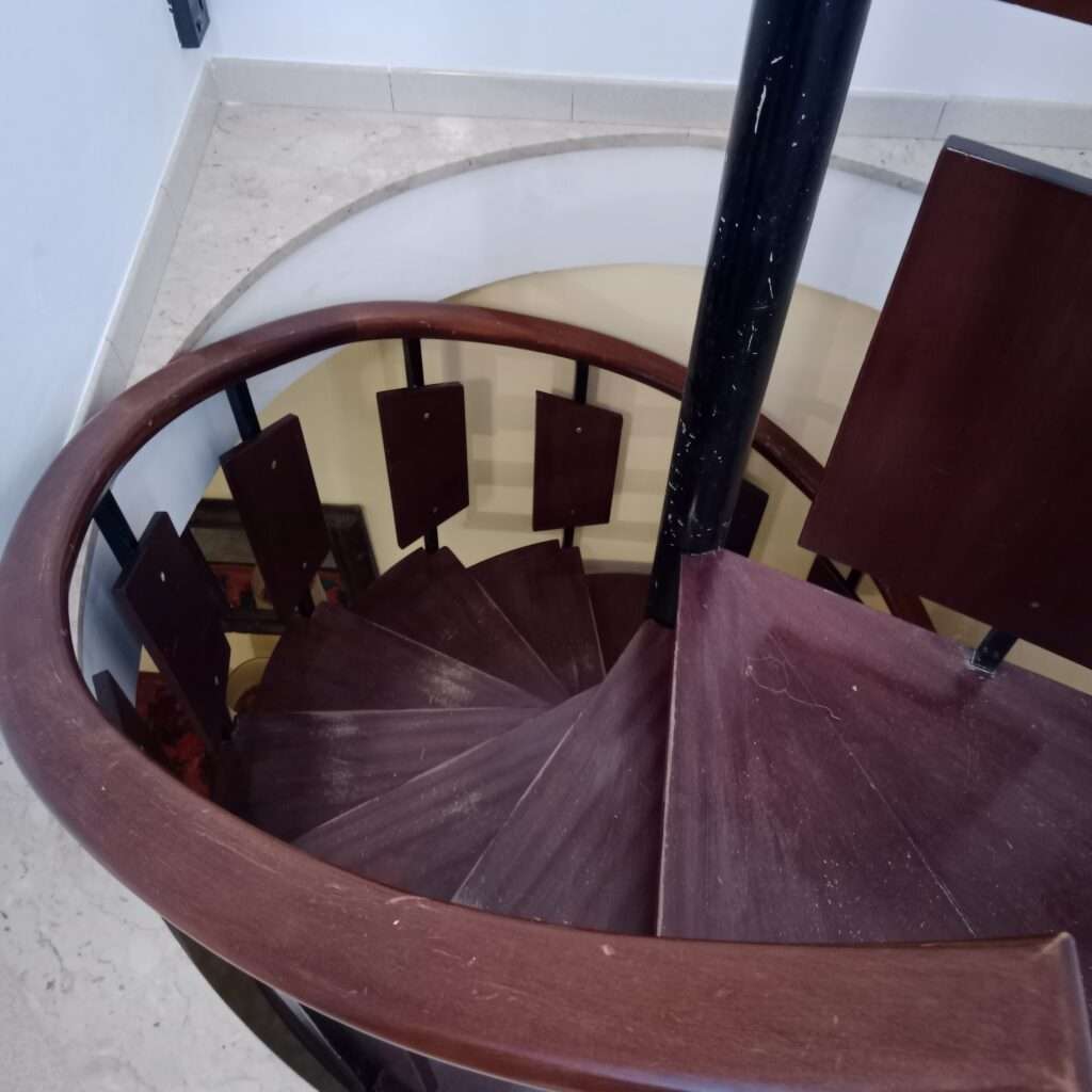 Wendeltreppe aus Holz
