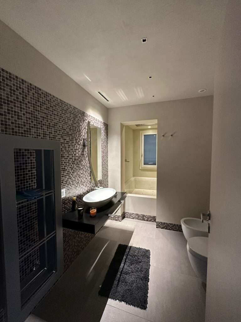 Bad mit Badewanne