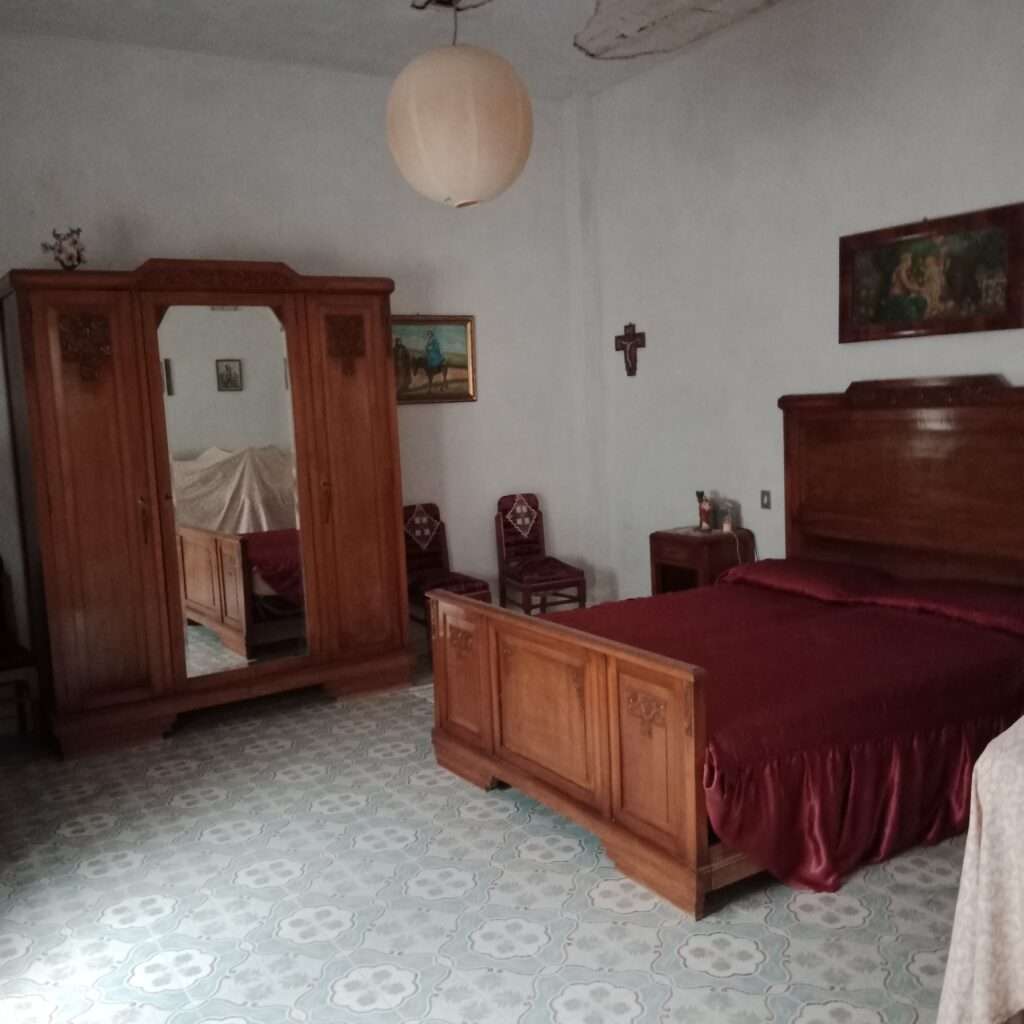 Schlafzimmer 4