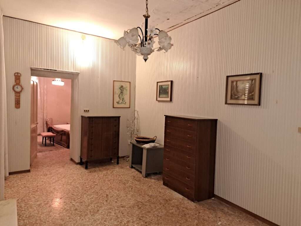 Schlafzimmer 2 hinter Schlafzimmer 1