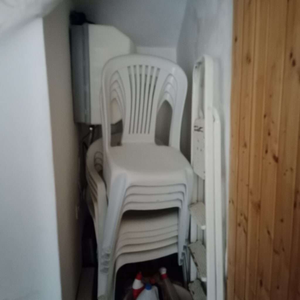 Abstellraum neben Bad