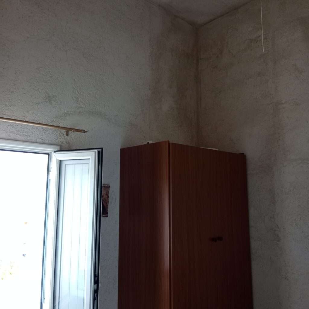 Feuchte Stelle an Hauswand