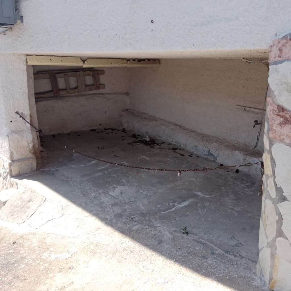 Stellplatz unter dem Haus