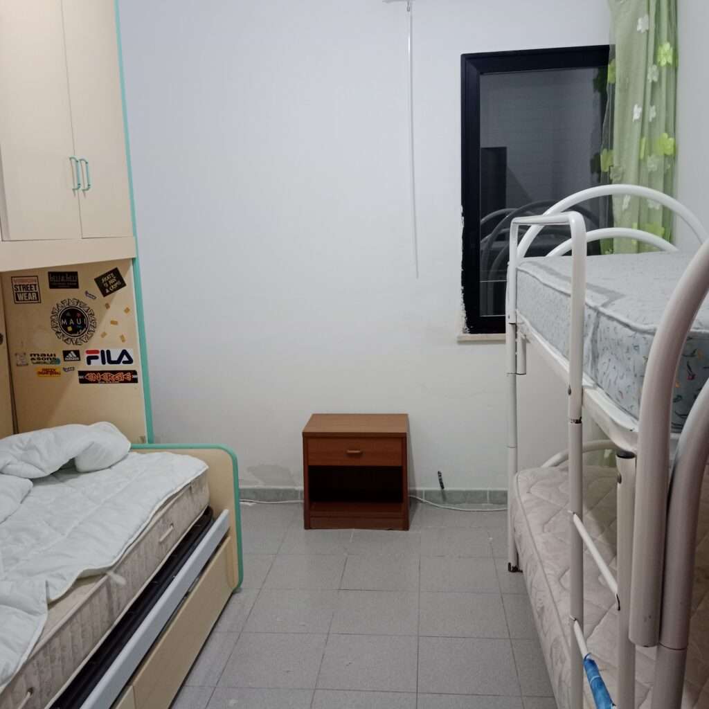 Kinderzimmer im gro&szlig;en Apartment