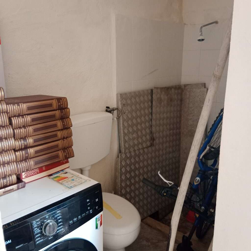 BAd im Apartment hinter dem Haus