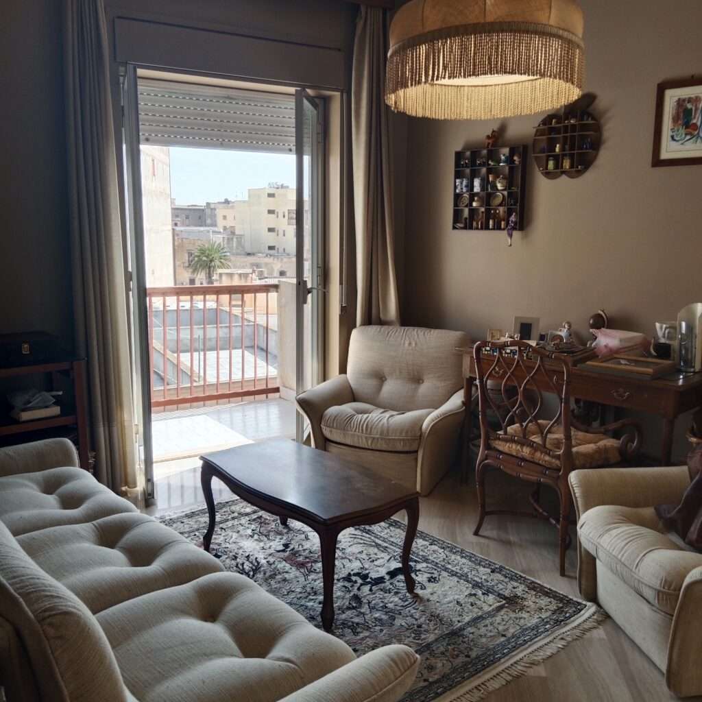 Schlafzimmer aktuell als Wohnzimmer genutzt