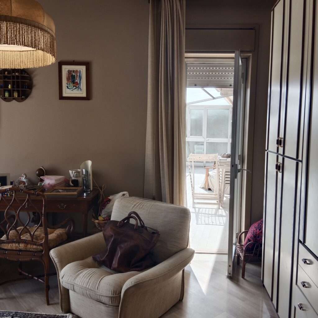 Schlafzimmer aktuell als Wohnzimmer genutzt