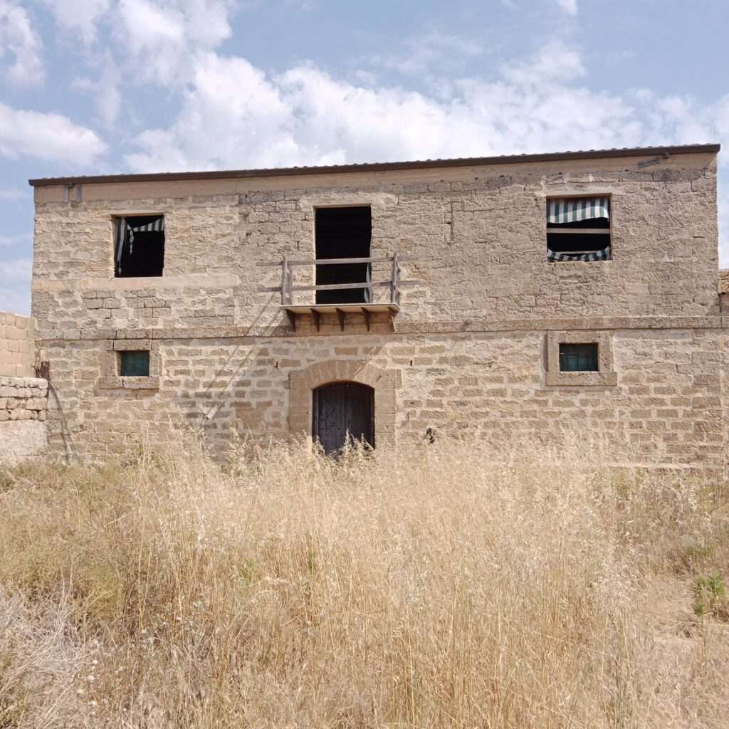 Landhaus mit Grundstück für Naturliebhaber in Campobello di Mazara