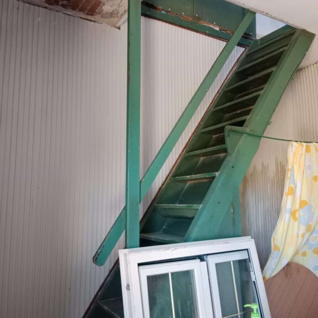 Treppe zum Schlafzimmer im Wohnhaus